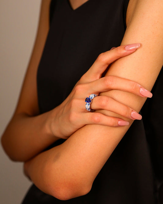 5.3-Carat Aquamarine Blue High Carbon Diamond Starry Ring