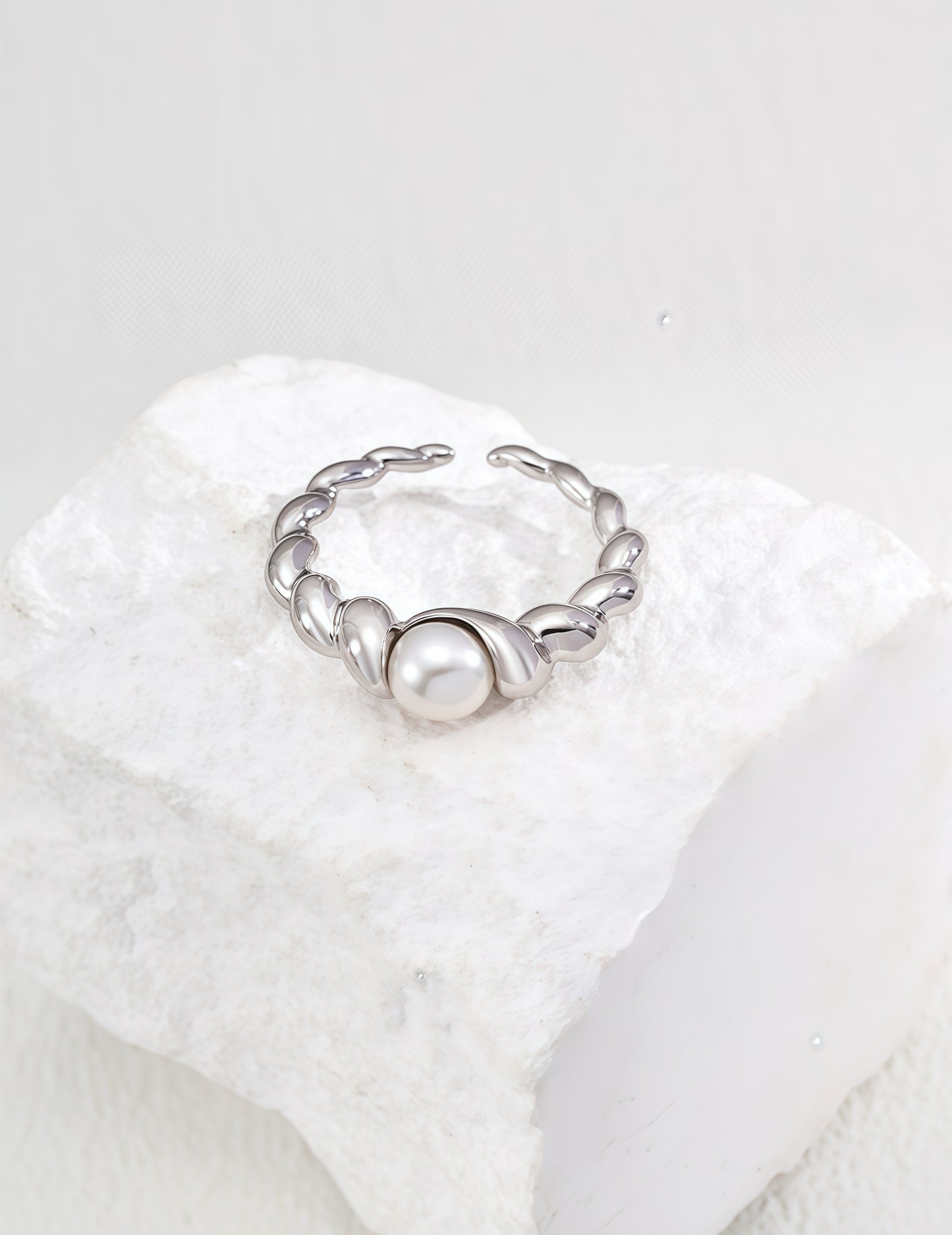 Aurora Pearl Ring
