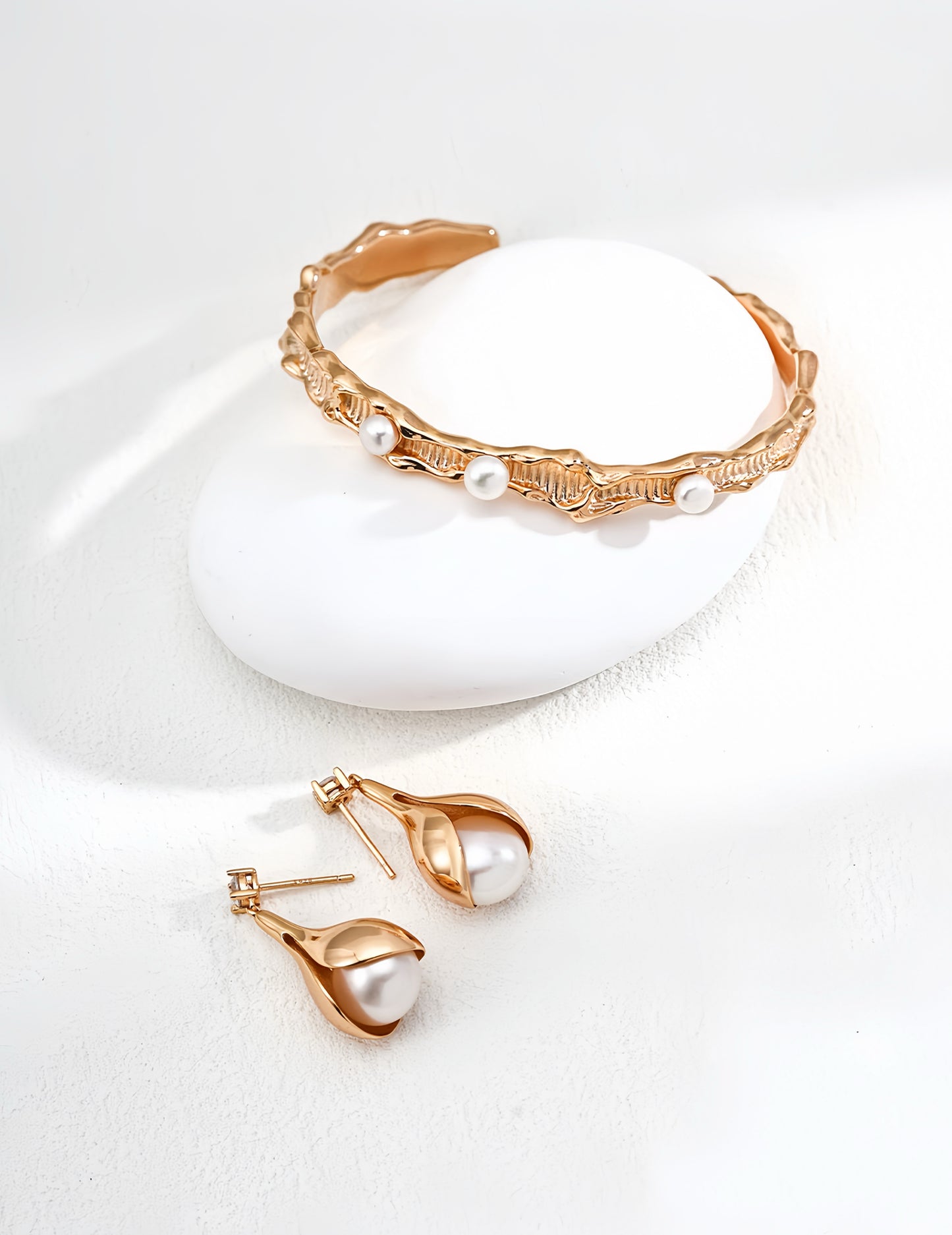 Shimmering Pearl Earrings