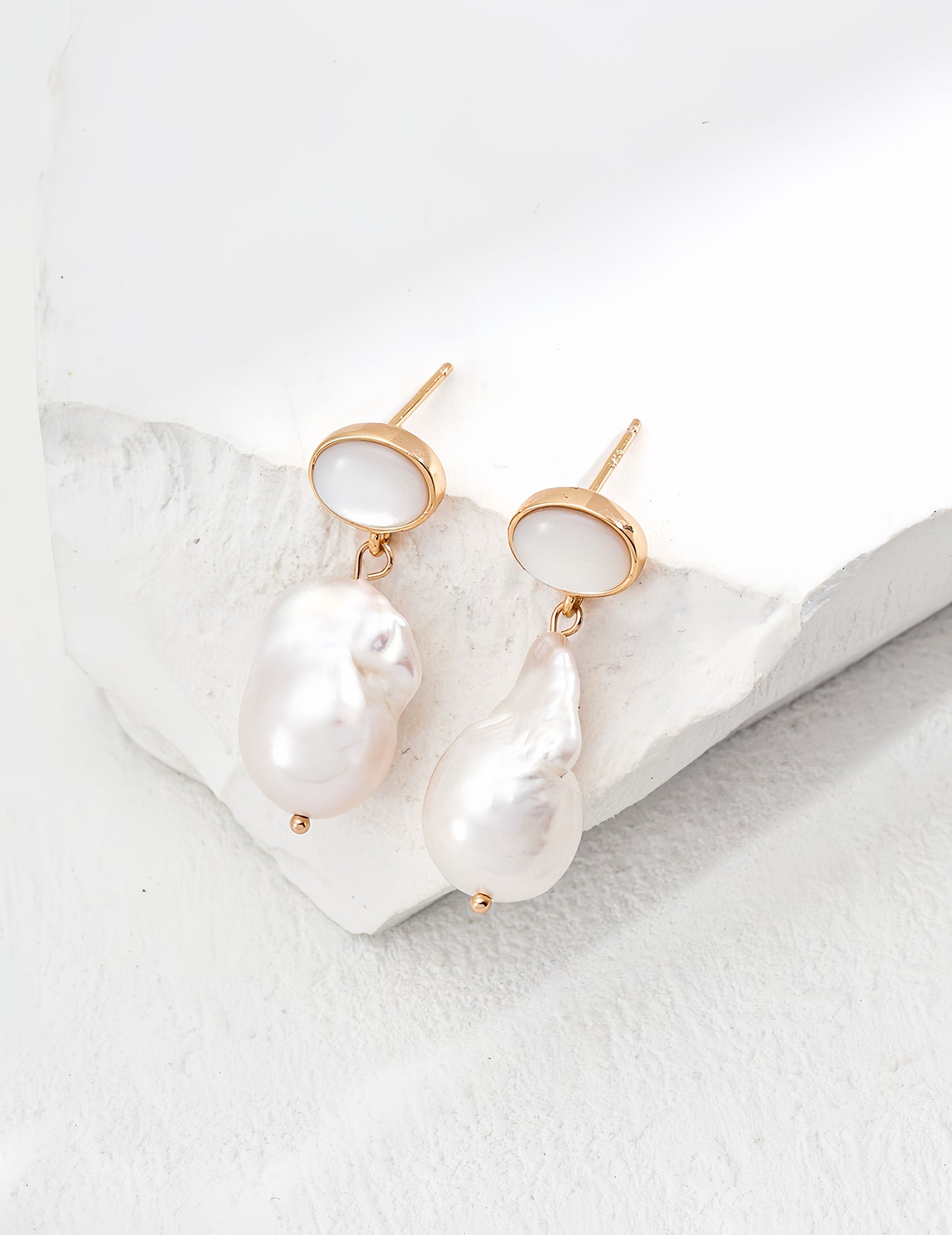 Moonlight Pearl Earrings
