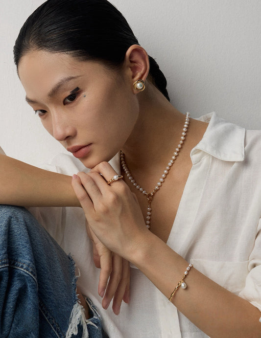 Flowing Pearl Bracelet