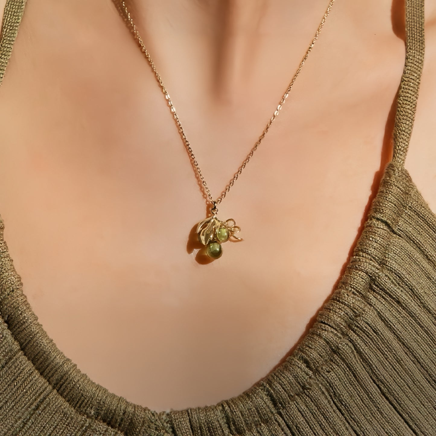 Glistening Grapes Necklace