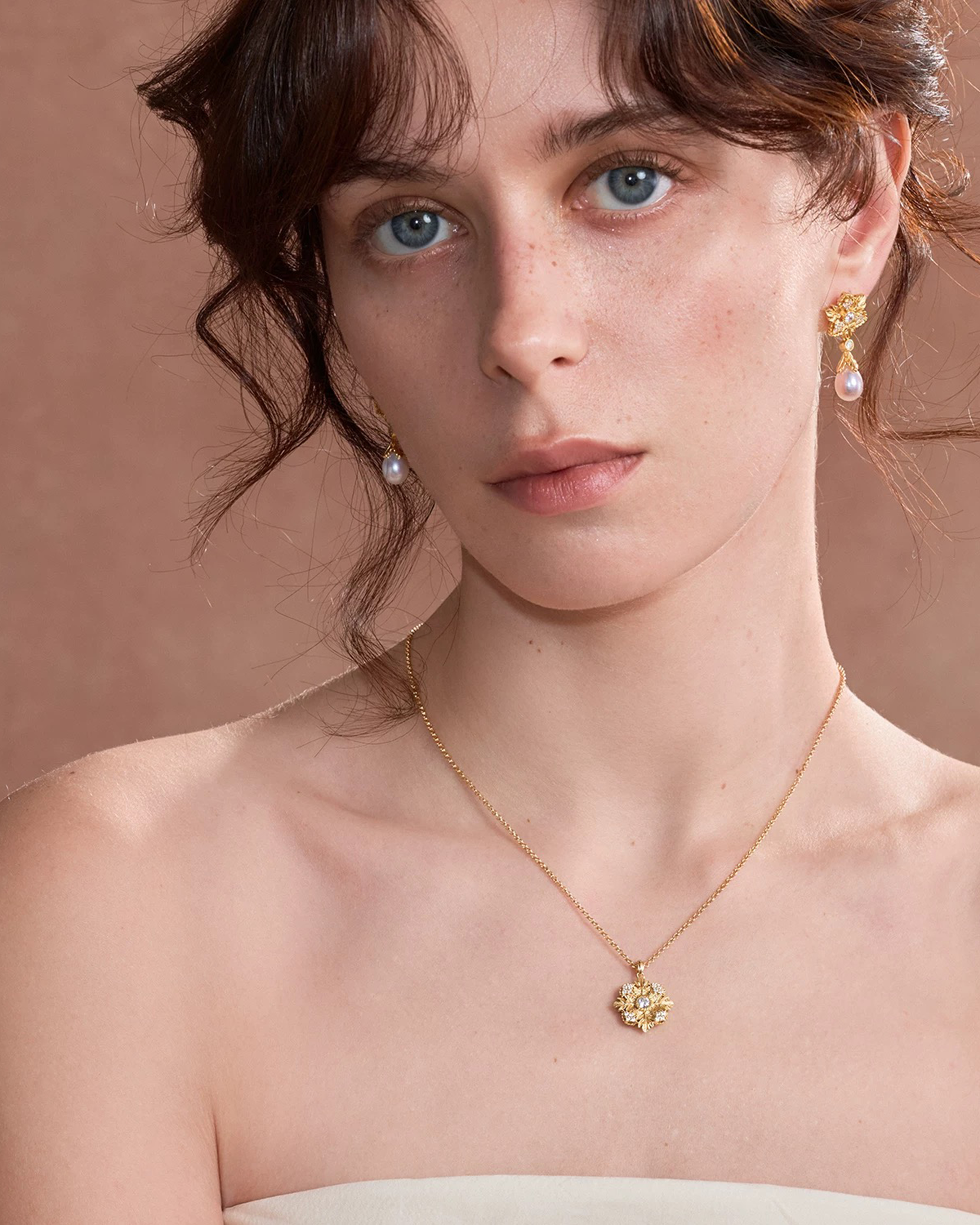 Winter Rosette Necklace