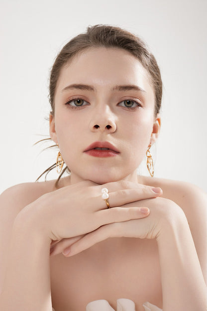 Silent Glow Earrings