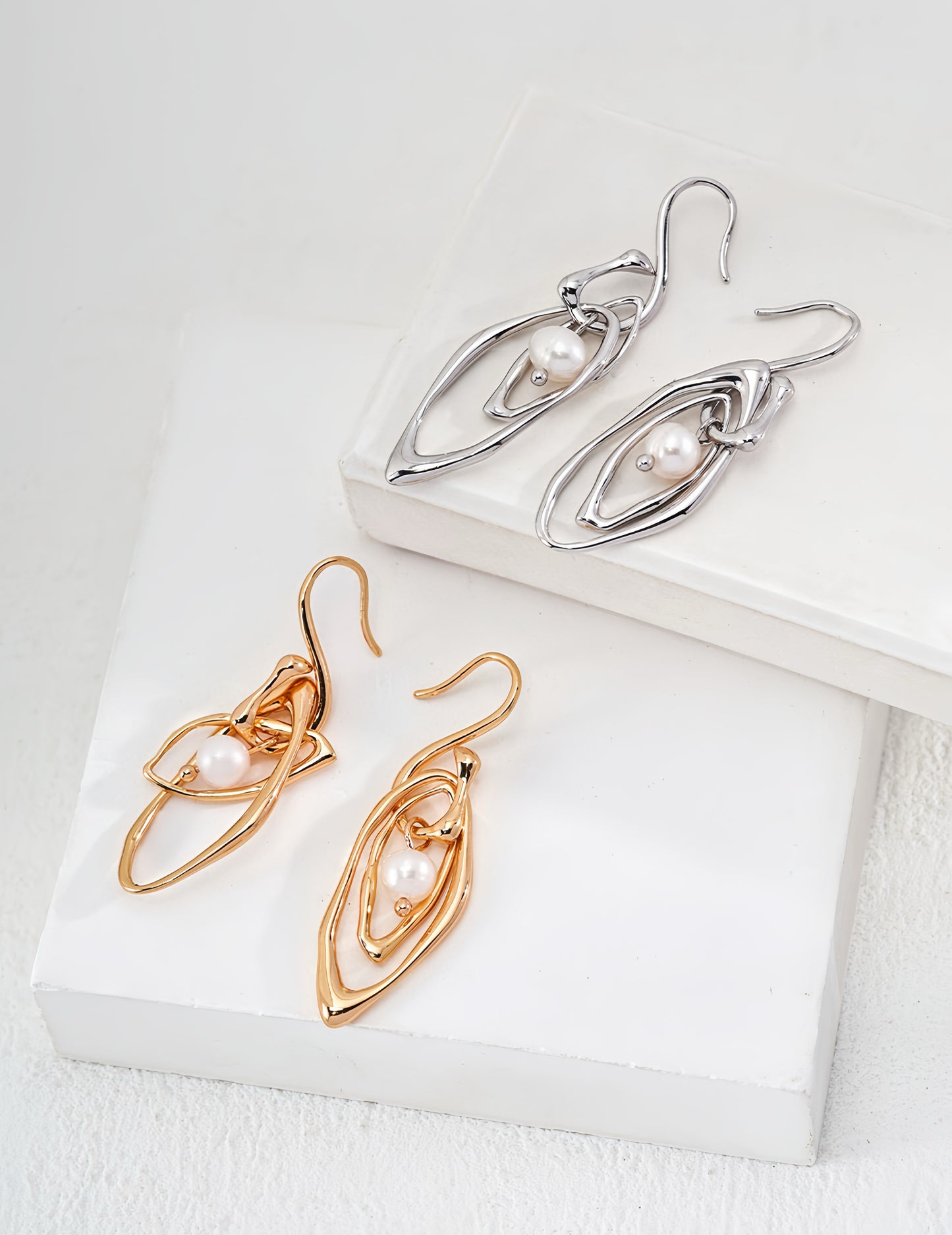 Silent Glow Earrings