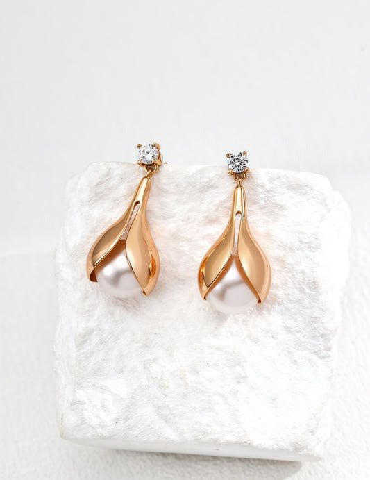 Shimmering Pearl Earrings