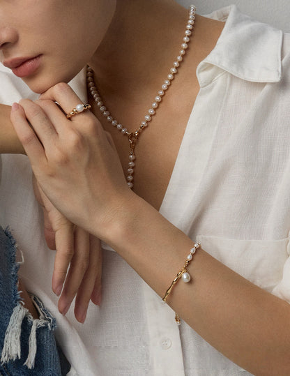 Flowing Pearl Bracelet