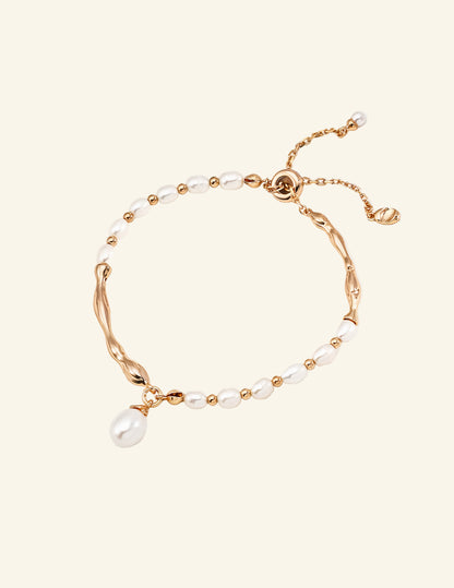 Flowing Pearl Bracelet