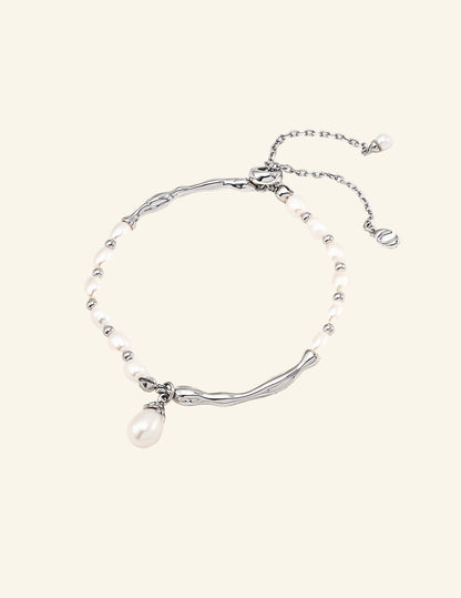 Flowing Pearl Bracelet