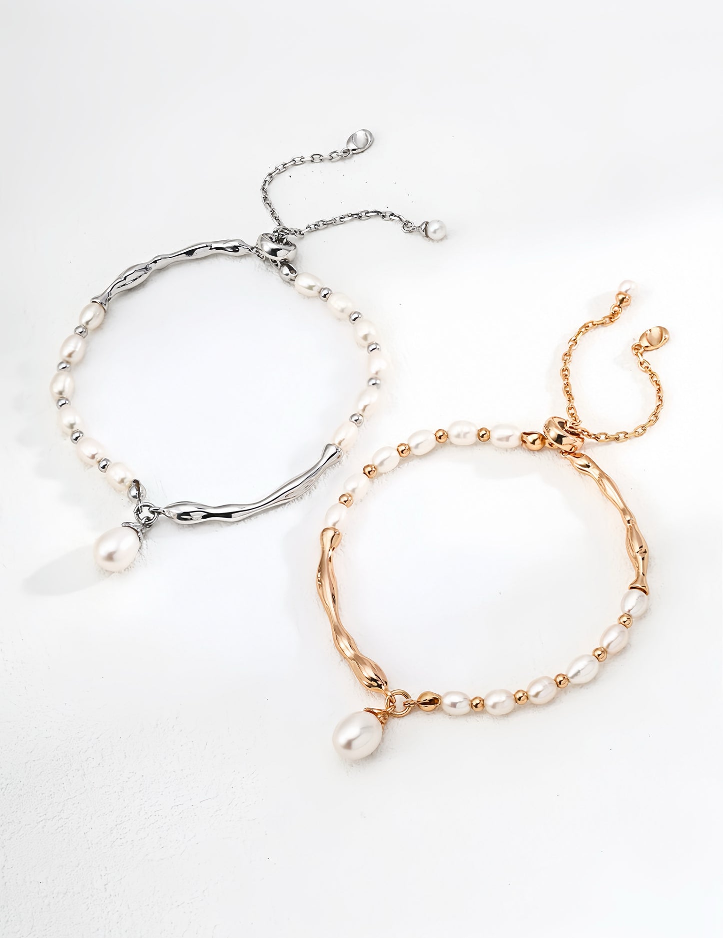 Flowing Pearl Bracelet