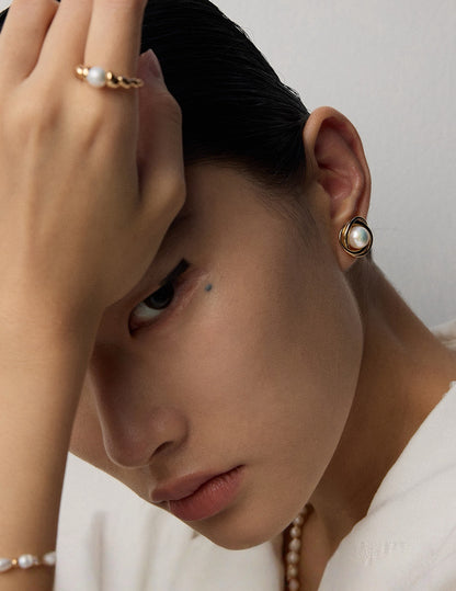 Timeless Pearl Earrings