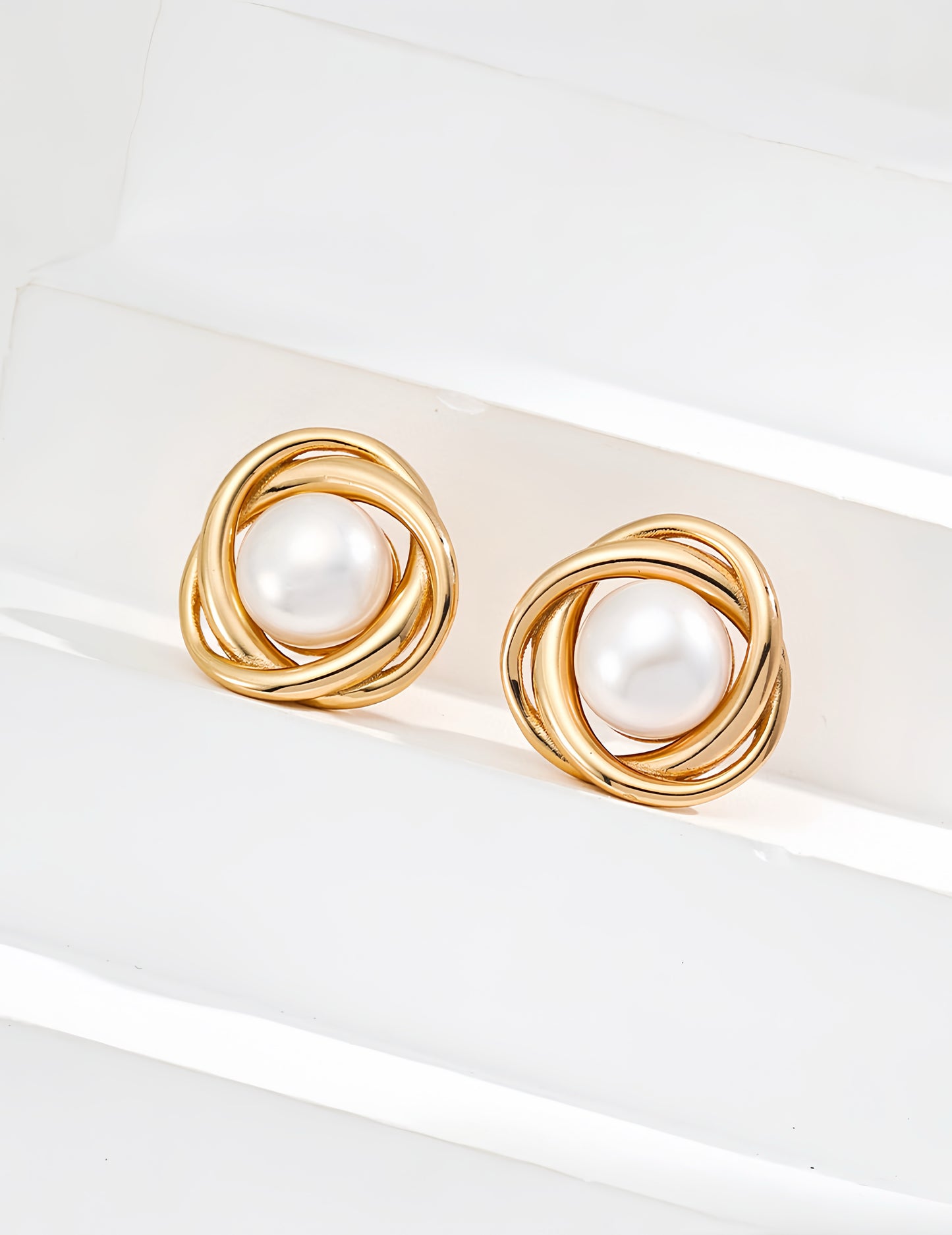 Timeless Pearl Earrings