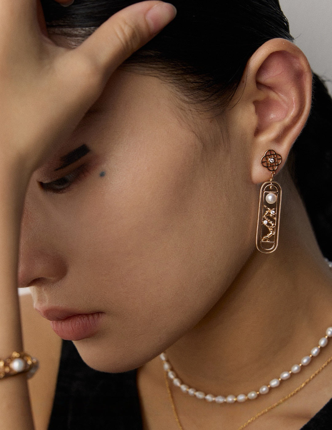 Poetic Glow Earrings