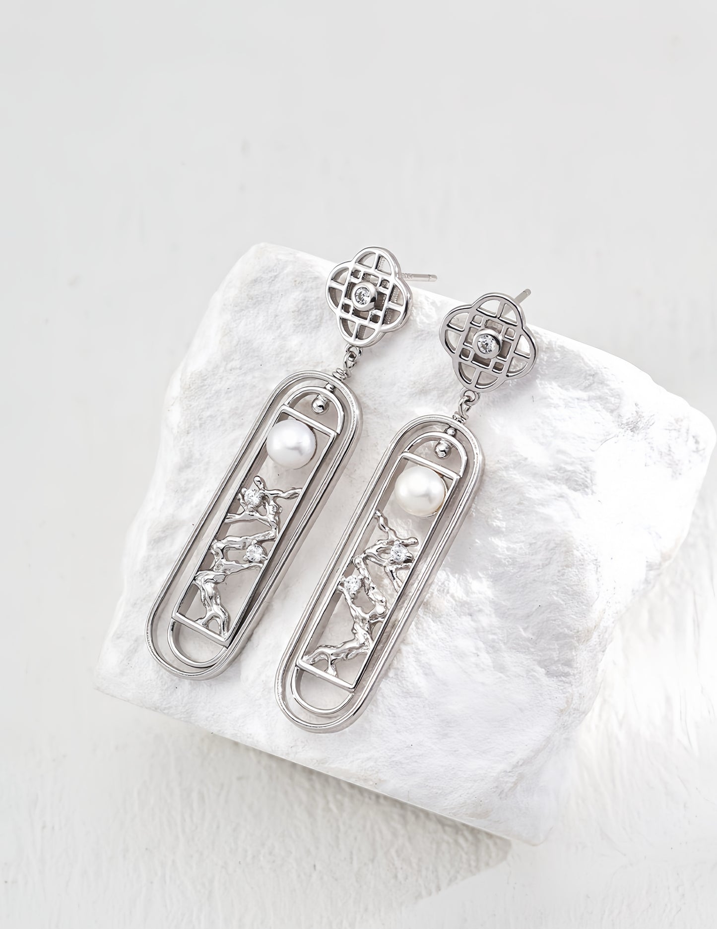 Poetic Glow Earrings