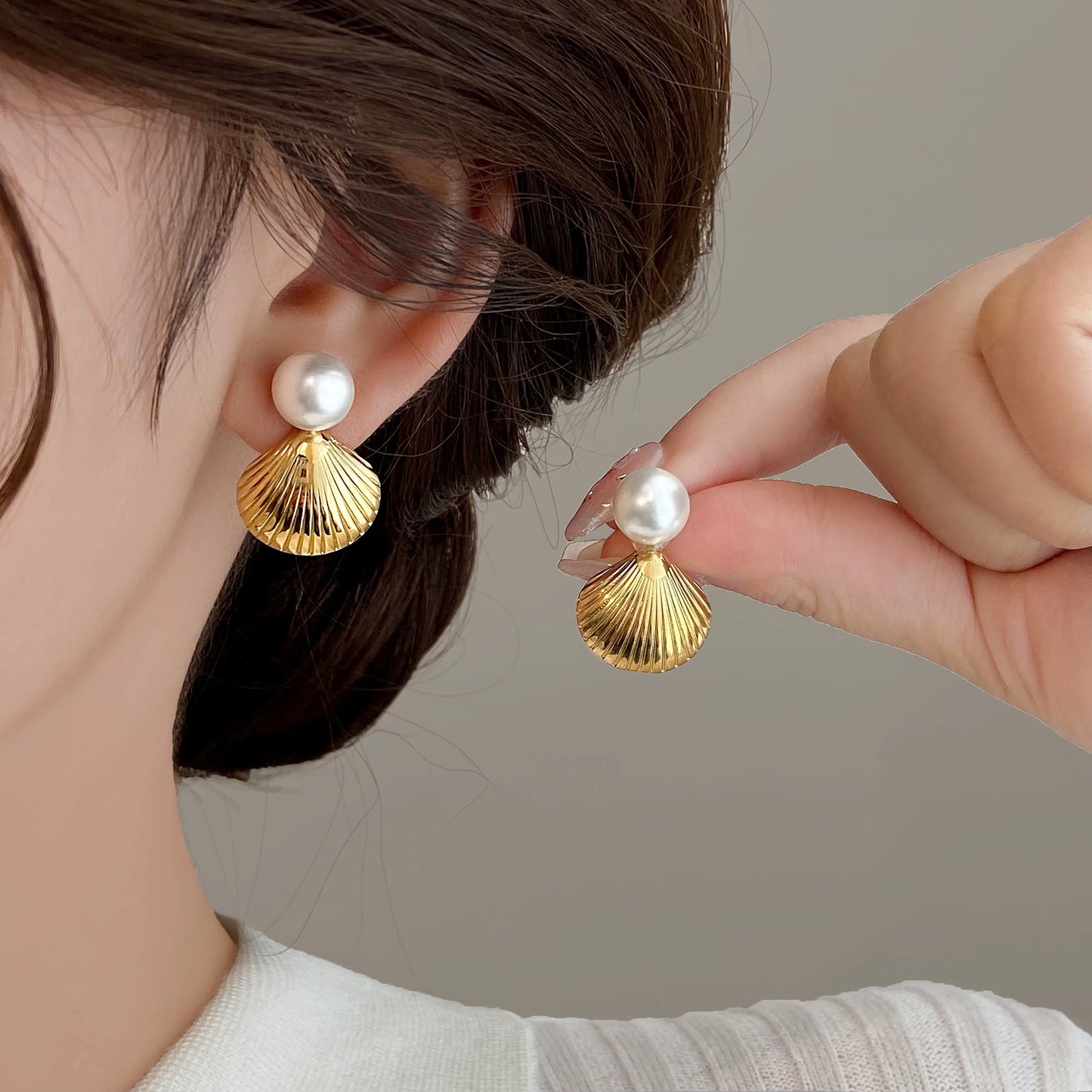 Lumière Shell Pearl Studs