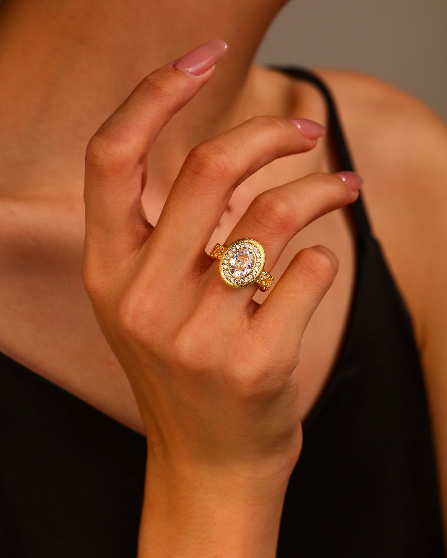 Golden Lace Egg-Shaped Ring